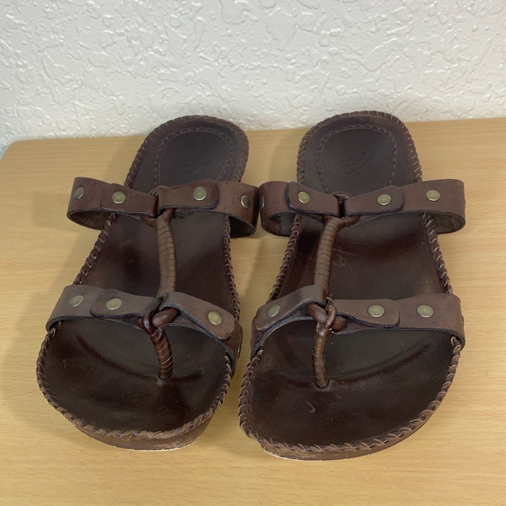 Ash sandal